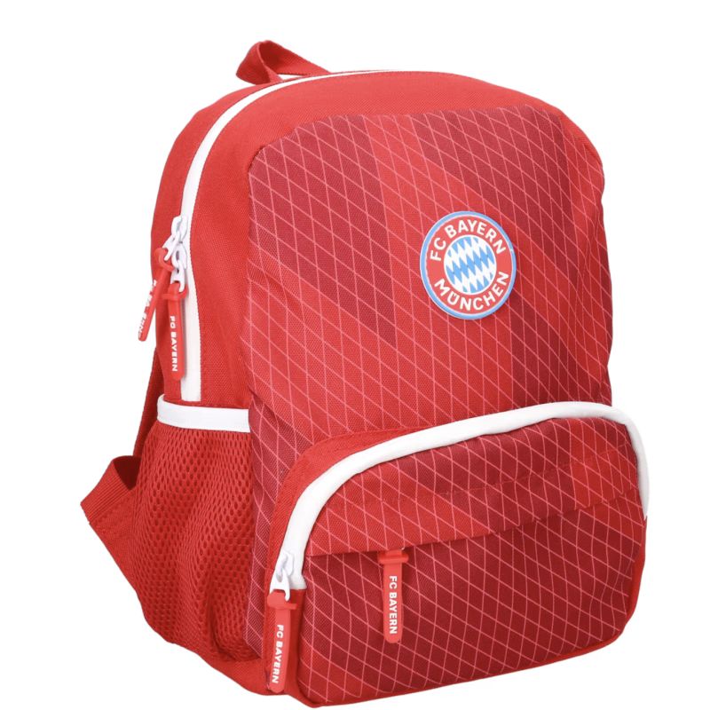 Roter FC Bayern München Rucksack mit weißen Reißverschlüssen, Logo und geometrischem Muster.