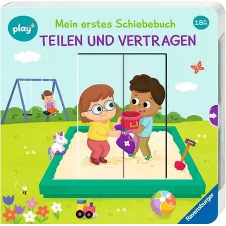 Zwei Kinder spielen im Sandkasten auf einem bunten Buchcover mit Spielgeräten im Hintergrund.