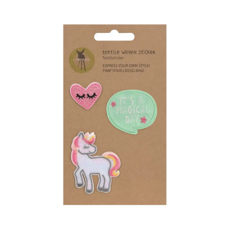 Drei bunte Web-Sticker: ein rosa Herz mit Wimpern, eine grüne Sprechblase und ein Einhorn.