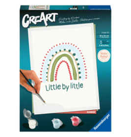 Malkasten mit einfachem Regenbogen-Design und dem Schriftzug "Little by little" auf dem Deckel.