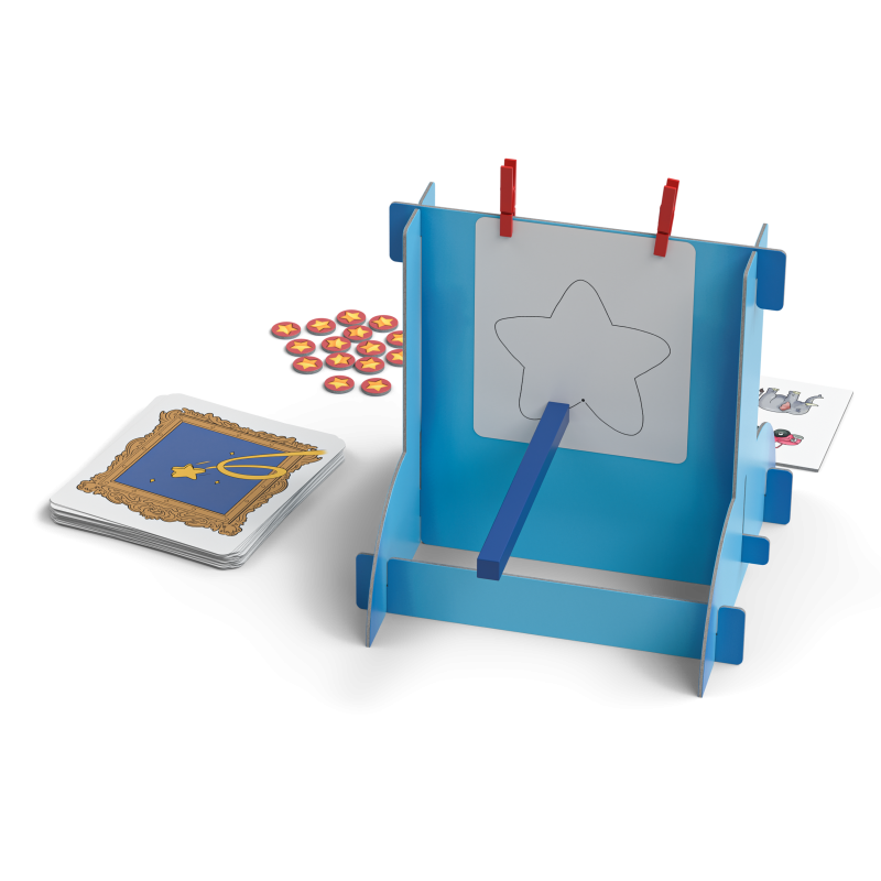 Blaues Zeichengestell mit Sternumriss, Karten, Spielsteinen und blauem Stab auf weißem Hintergrund.