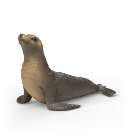 Eine braun-beige Plastikspielzeug-Robbe steht auf schlichtem weißem Hintergrund.