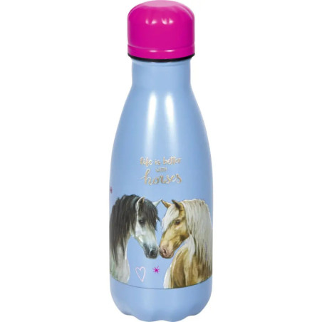 Hellblaue Flasche mit pinkem Deckel, Pferdemotiv und dem Text Life is better with horses.