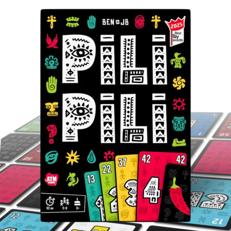 Bunte Pili Pili Kartenspiel-Box mit Stammesmustern, Auszeichnung und Beispielkarten vorne ausgestellt.