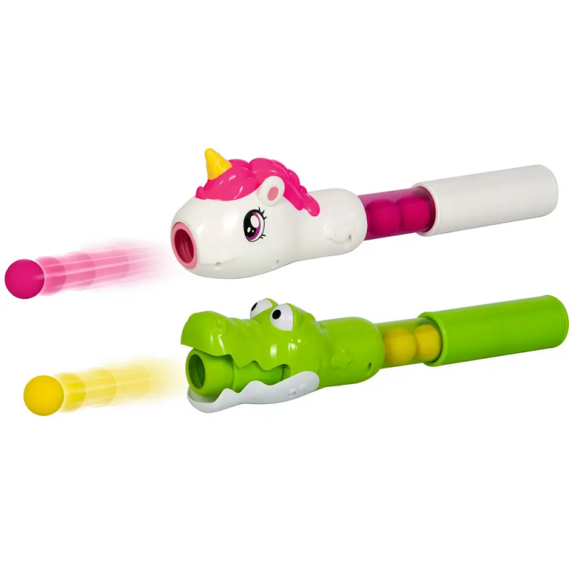 Zwei Spielzeug-Popper, die als Einhorn und Alligator geformt sind, schießen Schaumstoffbälle.