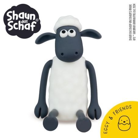 Shaun das Schaf sitzt, dazu sind das Shaun-das-Schaf-Logo und ein Eggy-&-Friends-Abzeichen zu sehen.