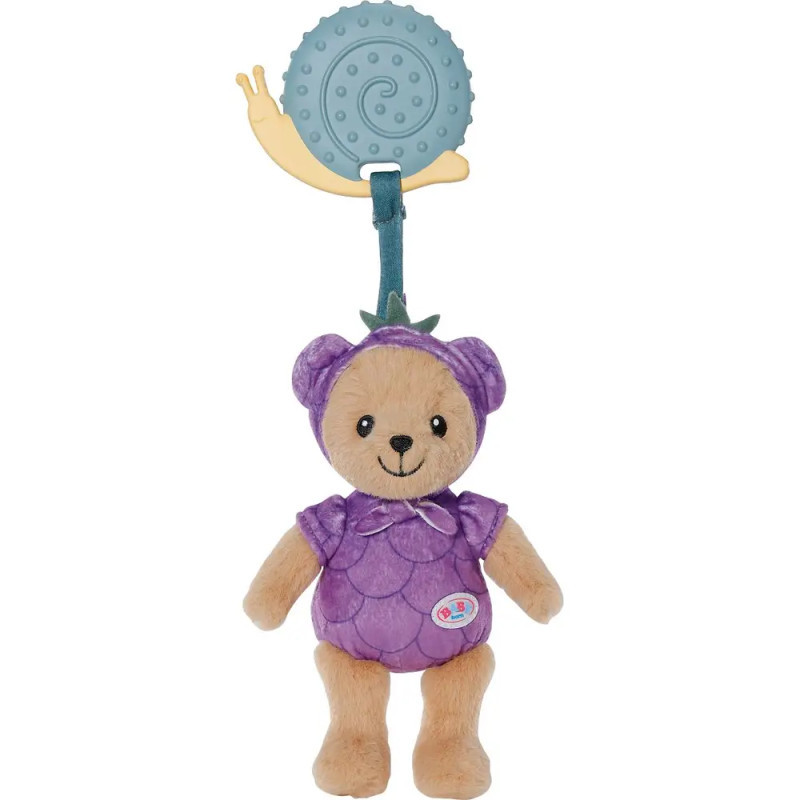 Plüsch-Teddybär im lilafarbenen Beerenkostüm hängt an einem blauen Schnecken-Clip mit Riemen.