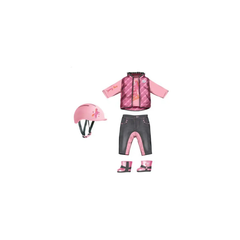 Puppen-Outfit in Pink und Lila mit Jacke, Hose, Stiefeln, Helm und Handschuhen auf weißem Hintergrund angeordnet.
