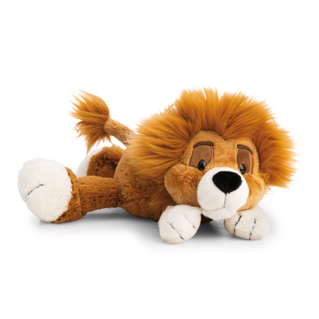 Plüschlöwe mit flauschiger Mähne liegt auf weißem Hintergrund und blickt nach vorn.