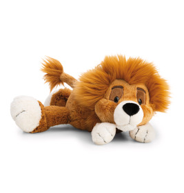 Plüschlöwe mit flauschiger Mähne liegt auf dem Bauch und blickt mit großen, weichen Augen nach vorn.