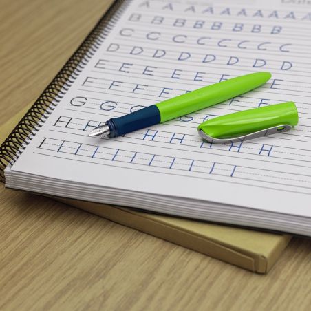 Schneider Füller Wavy Schwarz – Ergonomisch, stilvoll & nachfüllbar für Schule & Büro