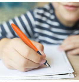 Schneider Füller Wavy Schwarz – Ergonomisch, stilvoll & nachfüllbar für Schule & Büro