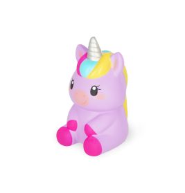 Lila Einhornspielzeug mit silbernem Horn, gelber Mähne und pinken Hufen sitzt vor weißem Hintergrund.