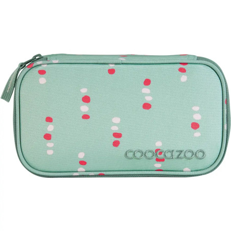 Hellgrünes, rechteckiges Etui mit Reißverschluss, rosa-weiß-rotem Punktmuster und COOCAZOO-Logo auf der Vorderseite.