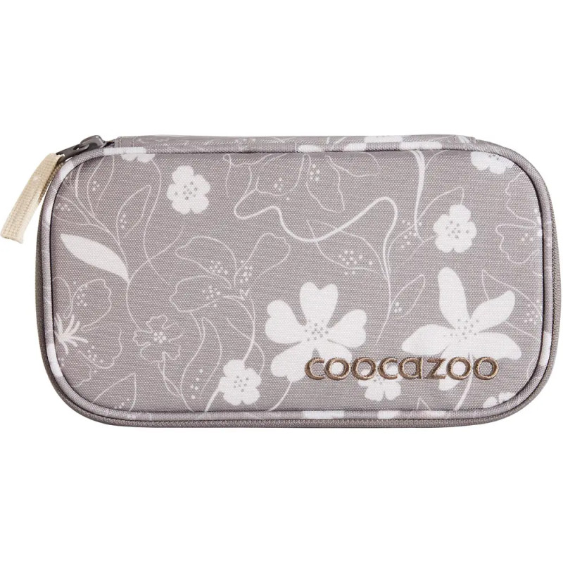 Graues Mäppchen mit Blumenmuster, Reißverschluss und aufgesticktem coocazoo-Logo auf der Vorderseite.