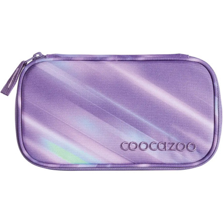 Lila, rechteckiges Etui mit diagonalen Streifen und coocazoo-Schriftzug auf der Vorderseite.