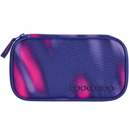 Rechteckiges, lila-rosafarbenes Etui mit Reißverschluss und COOCAZOO-Prägung auf der Vorderseite.