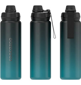 Drei Ansichten einer aufrecht stehenden, blau verlaufenden Trinkflasche mit schwarzem Deckel und Trageschlaufe.