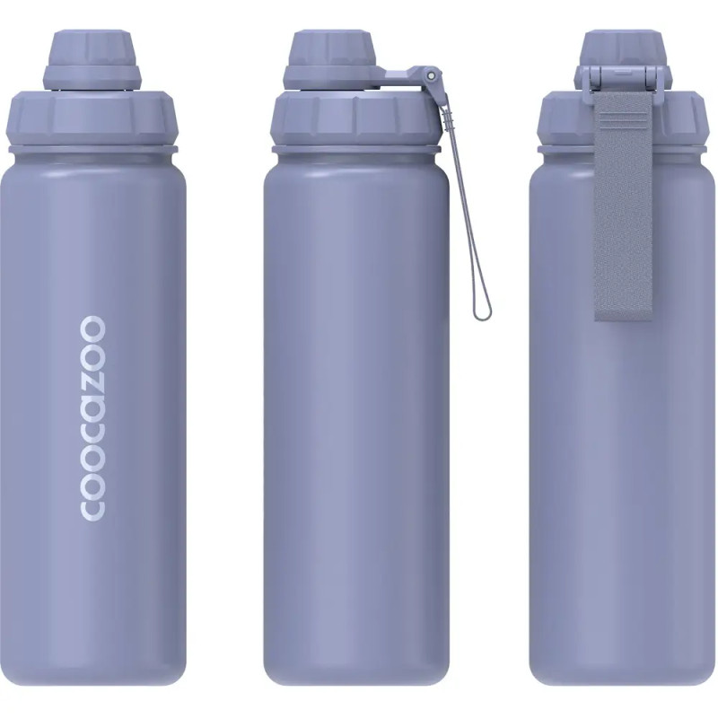 Drei lilafarbene Trinkflaschen mit verschiedenen Verschlüssen, eine zeigt das coocazoo-Logo vertikal.