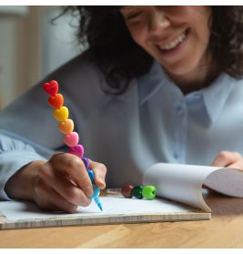 12 ineinandersteck. Buntstifte Heart