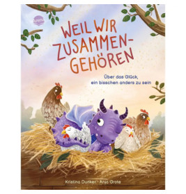 Illustration: Eine lila Babydrache sitzt mit zwei Hennen in einem Nest, umgeben von Zweigen und Blättern.