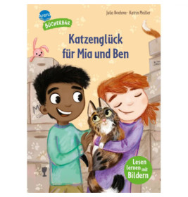 Zwei Kinder lächeln und kuscheln mit einer braunen Katze, umgeben von Kartons auf einem bunten Buchcover.