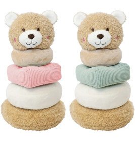 Zwei Plüsch-Bären-Steckspielzeuge mit pastellfarbenen Ringen, einem rosa, einem grünen, nebeneinander platziert.