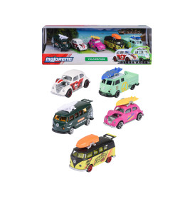 Sechs bunte VW-Spielzeugautos und -busse mit Surfbrettern sind unter ihren Verpackungen ausgestellt.