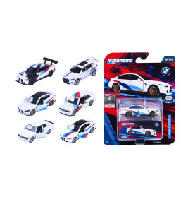 Sechs BMW-Spielzeugautos mit Rennlackierung und rechts ein verpacktes Majorette-Auto.