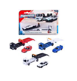 Spielset mit drei bunten Abschleppwagen und drei Autos, inklusive Verpackung. Autos sind unter den Trucks angeordnet.