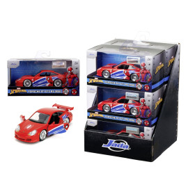 Rotes Porsche 911-Spielzeugauto im Spider-Man-Design mit Verpackung und Displayständer von Jada.