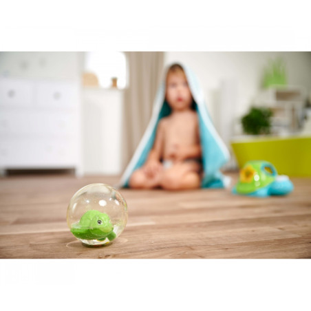 Simba ABC Greif- & Badeball mit schwimmender Schildkröte – Motorikspielzeug ab 12 Monaten. EAN 4006592021238.