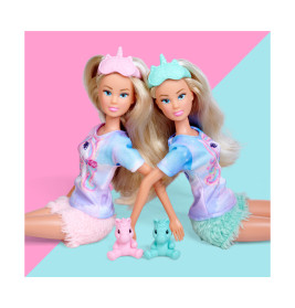Simba Steffi Love Pyjama – 2 zauberhafte Sets für gemütliche Puppenabende sortiert