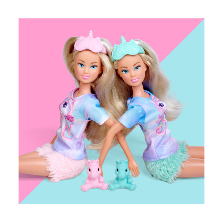 Simba Steffi Love Pyjama – 2 zauberhafte Sets für gemütliche Puppenabende sortiert
