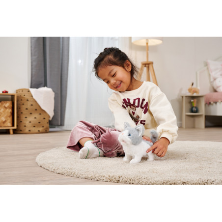 PetZoo Kitty Plüschkatze grau-weiß – Simba Dickie Group Kuscheltier für Babys