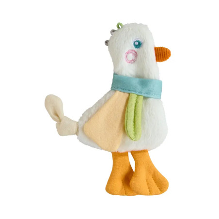 Plüschente mit orangefarbenem Schnabel, Füßen, blauem Schal und grünem Flügel vor weißem Hintergrund.