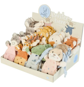 Karton mit Plüschtiersammlung in Pastellfarben: Giraffen, Hasen, Krokodile und Mäuse.