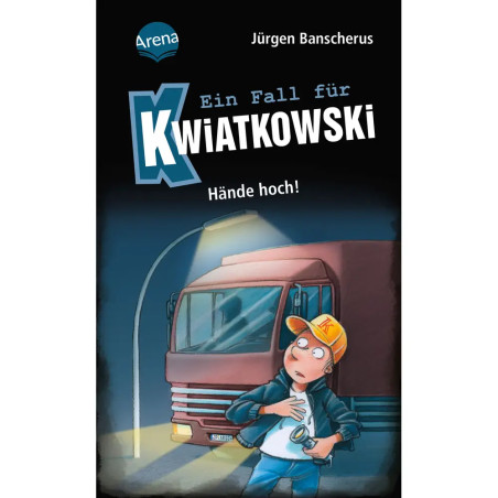 Ein überraschter Junge steht nachts mit Taschenlampe vor einem roten LKW. Titel: Ein Fall für Kwiatkowski.