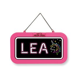 Rechteckiges pinkes Neonschild mit "LEA" und bunter Einhornzeichnung auf schwarzem Hintergrund.