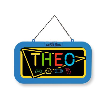 Blaues Neon-Schild mit dem Namen THEO und bunten Gaming-Icons, aufgehängt an einer schwarzen Kette.