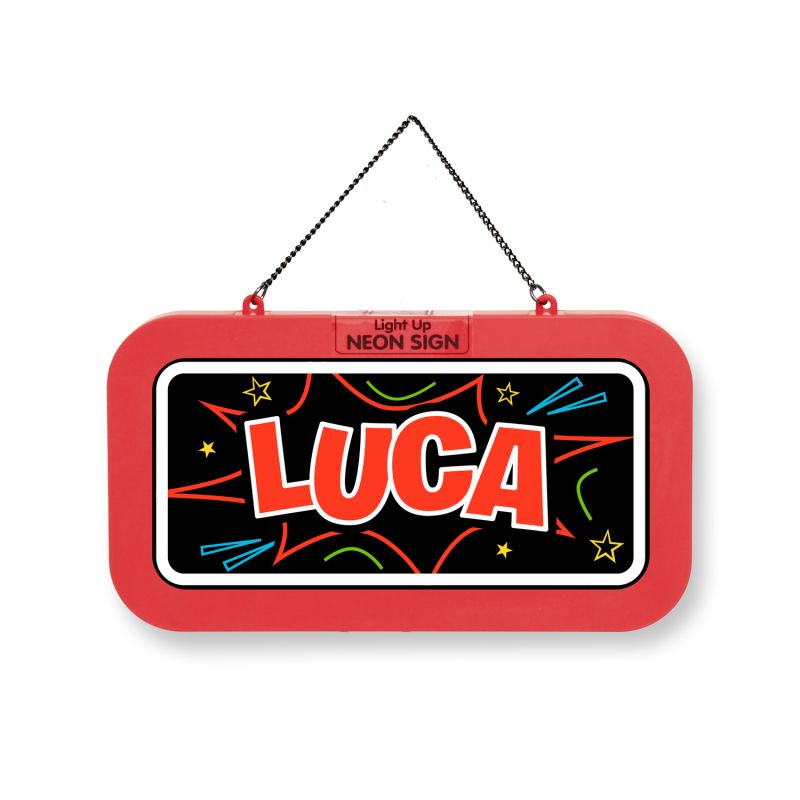 Rotes rechteckiges Schild mit LUCA in weiß-orangenen Buchstaben und bunten Farbakzenten im Hintergrund.