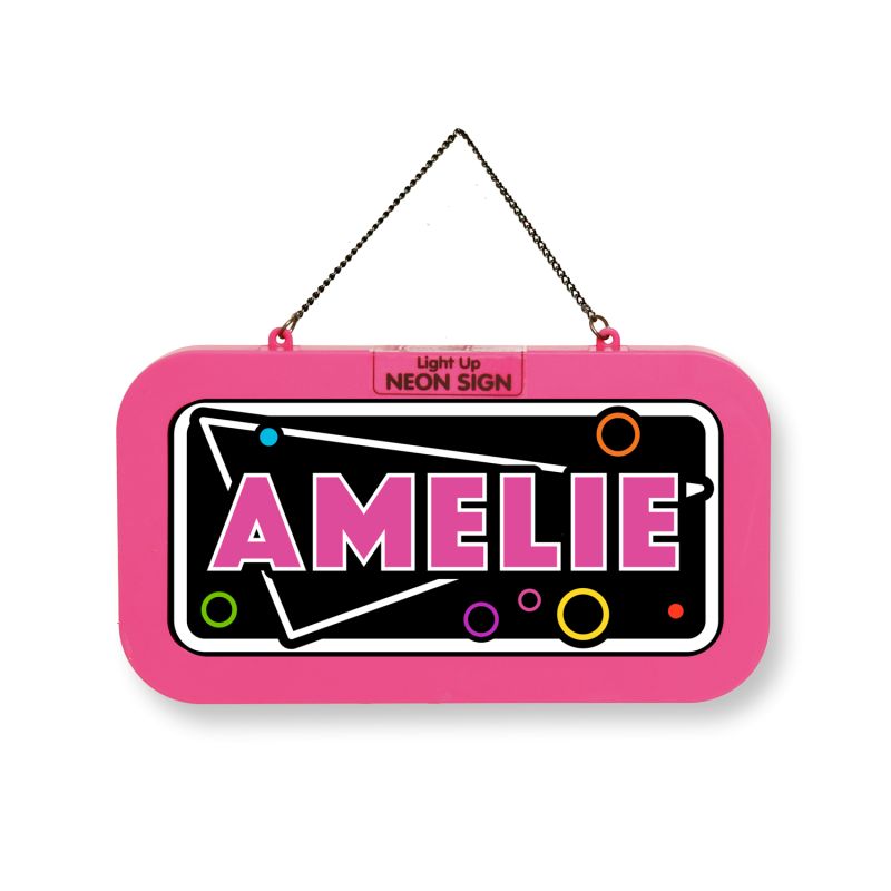 Ein pinkes Neon-Schild mit der Aufschrift AMELIE in fetten Buchstaben, bunten Kreisen und einer Hängekette.