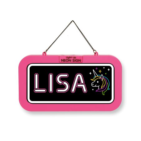 Pinkes Neonschild mit dem Namen LISA und bunter Einhorn-Illustration auf schwarzem Hintergrund.