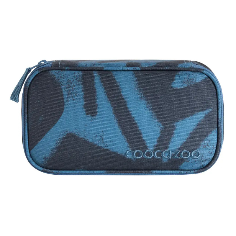 Blau-schwarzes Federmäppchen mit Reißverschluss, abstraktem Muster und coocazoo-Logo auf der Vorderseite.
