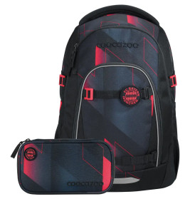 Schwarzer und roter Cocazoo FC Bayern München Rucksack, vorne mit passendem Mäppchen.