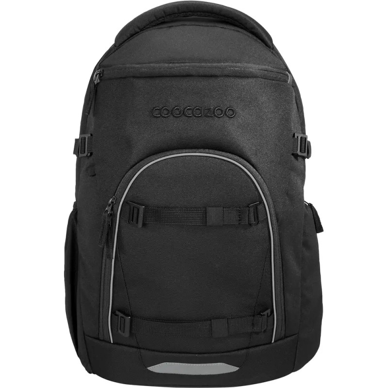 Schwarzer Cocazoo-Rucksack mit Front- und Seitentaschen, von vorne gesehen.