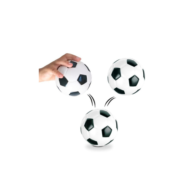 Eine Hand lässt einen Fußball fallen, der aufspringt und sich in zwei identische Fußbälle teilt.