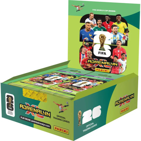 Box mit Panini Adrenalyn XL FIFA WM 2026 Sammelkarten mit Fußballspielern.
