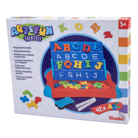 Magnetisches Alphabet-Board von Art & Fun für Kinder ab 3 Jahren mit bunten Buchstaben und Zubehör.