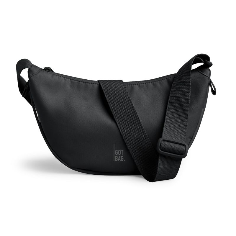 GOT BAG. PLEAT Moon Bag Small schwarz – Nachhaltige Umhängetasche aus Ocean Plastic